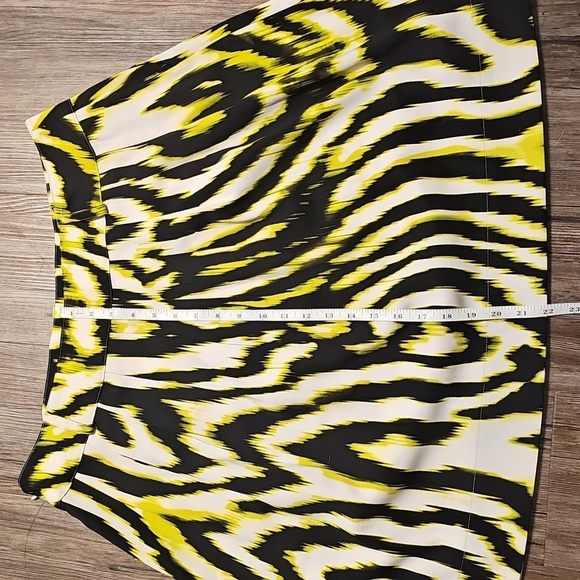 Womens Worthington Zebra Print A Line Skirt in Neon Yellow and Black Sz 14 - Picture 6 of 6